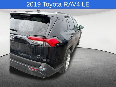 Used 2019 Toyota RAV4 LE w/ All Weather Liner Package AWD/4WD image 20