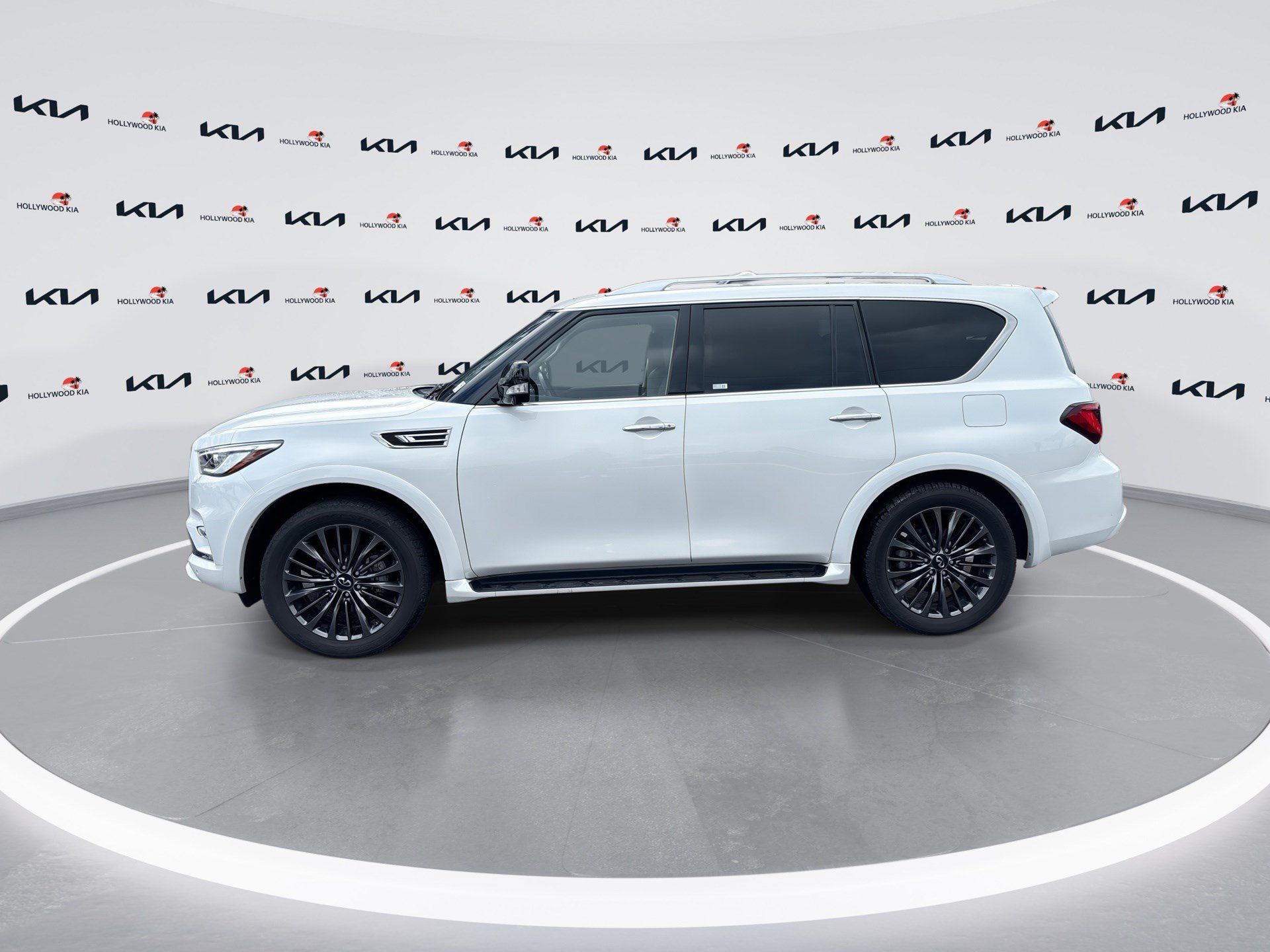 Used 2024 INFINITI QX80 Premium Select w/ Cargo Package AWD/4WD image 5