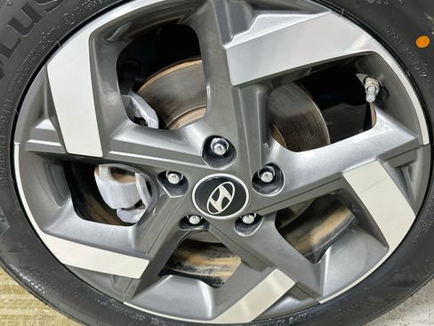 Used 2023 Hyundai Venue Limited w/ Cargo Package FWD image 30
