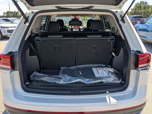 New 2026 Volkswagen Atlas SE image 32