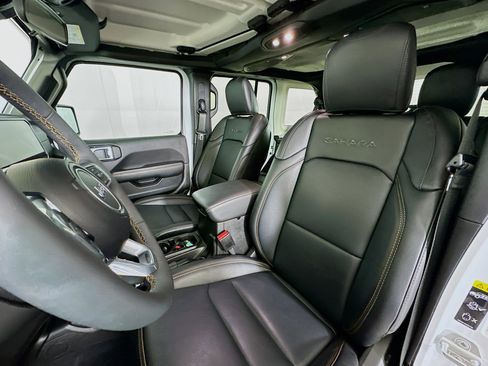 Used 2024 Jeep Wrangler Sahara image 13