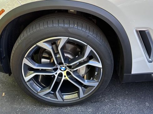 Used 2023 BMW X5 xDrive40i w/ Premium Package image 13