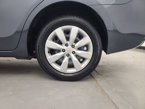 Used 2015 Toyota Corolla LE image 12
