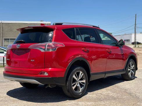 Used 2017 Toyota RAV4 XLE FWD image 7