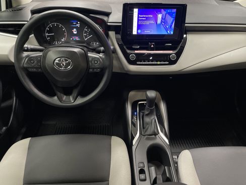 Used 2025 Toyota Corolla LE w/ Convenience Package image 27
