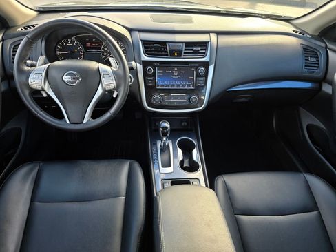 Used 2018 Nissan Altima 2.5 SR w/ SR Midnight Edition image 18