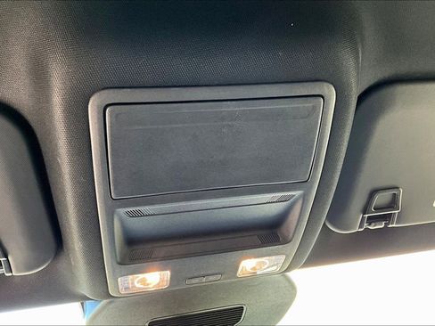 Used 2025 Ford Escape ST-Line Elite w/ Premium Technology Package image 17