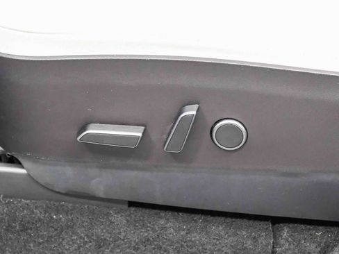 Used 2023 Tesla Model Y Long Range AWD/4WD image 26
