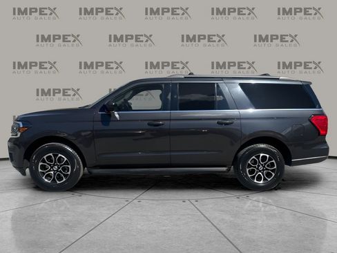 Used 2024 Ford Expedition Max XLT image 2
