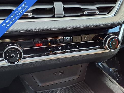 Used 2025 Chevrolet Equinox LT image 24