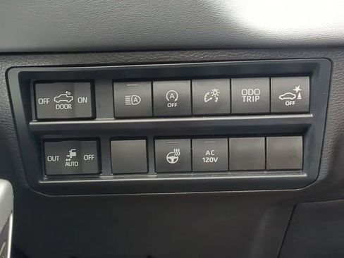 Used 2024 Toyota Tundra Platinum image 29