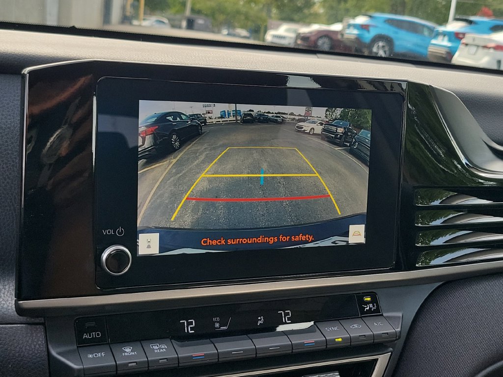 Used 2025 Toyota Camry LE FWD image 31