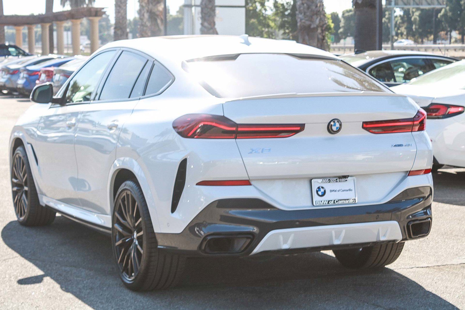 Used 2022 BMW X6 xDrive40i w/ M Sport Package AWD/4WD image 4