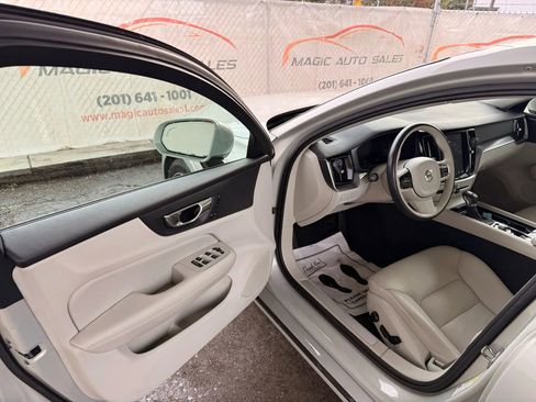 Used 2019 Volvo S60 T6 Momentum image 14