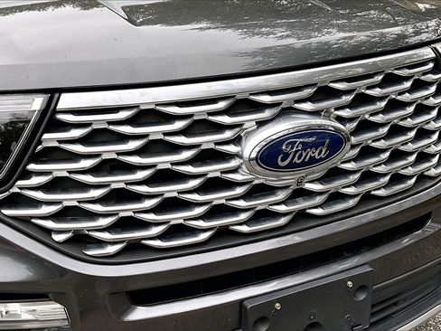 Used 2020 Ford Explorer Platinum w/ Premium Technology Package image 30