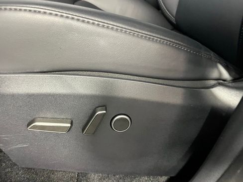 Used 2024 Tesla Model Y Performance image 23