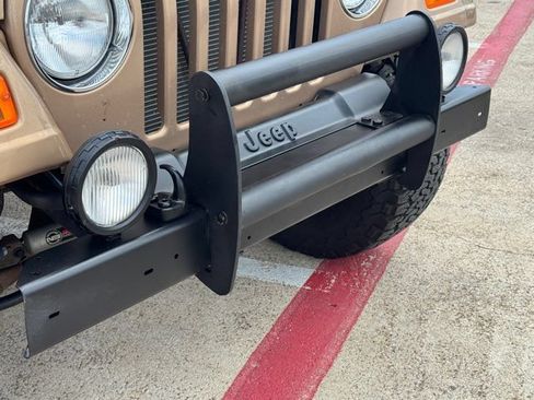 Used 2000 Jeep Wrangler Sahara AWD/4WD image 9