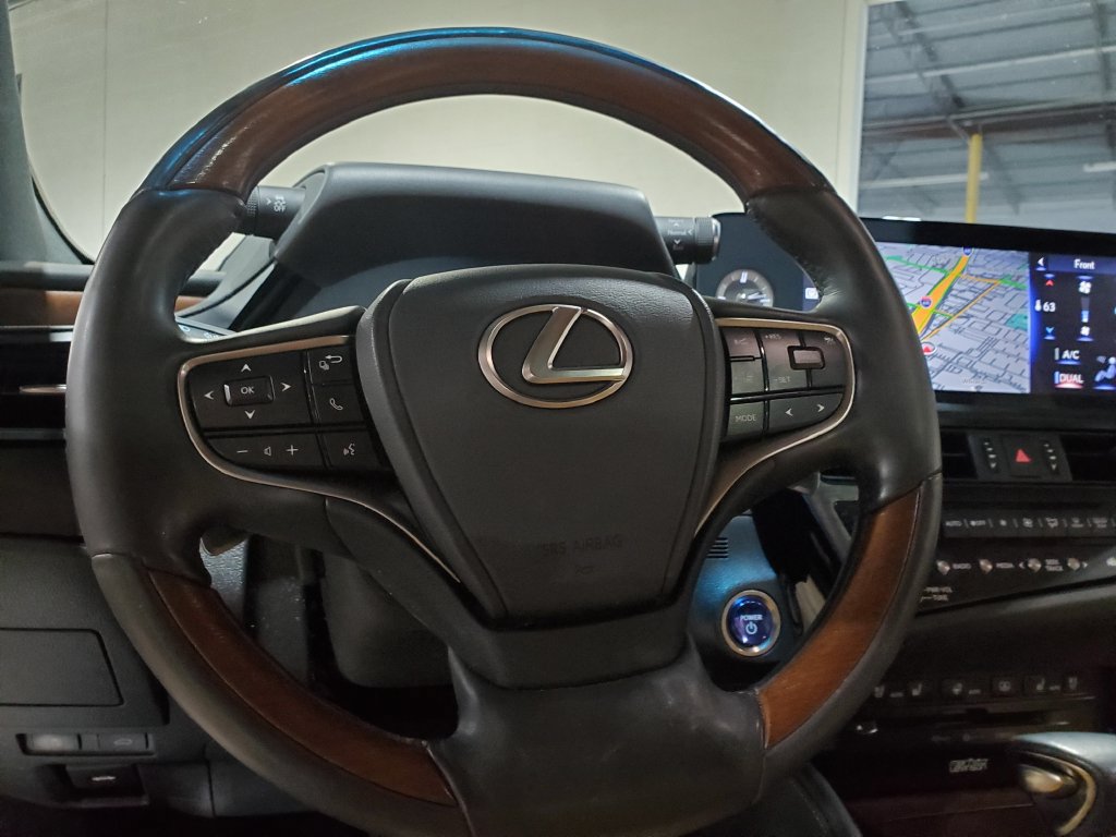 Used 2022 Lexus ES 300h w/ Accessory Package FWD image 26