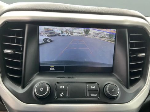 Used 2022 GMC Acadia SLT w/ Elevation Edition FWD image 16
