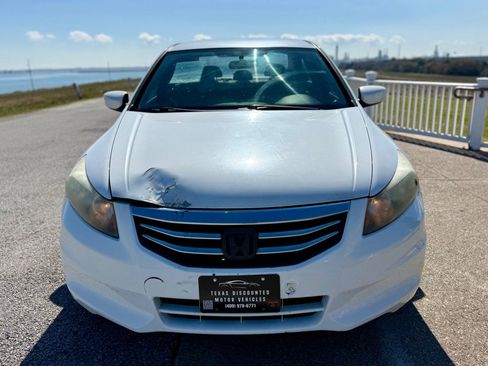 Used 2011 Honda Accord LX image 2