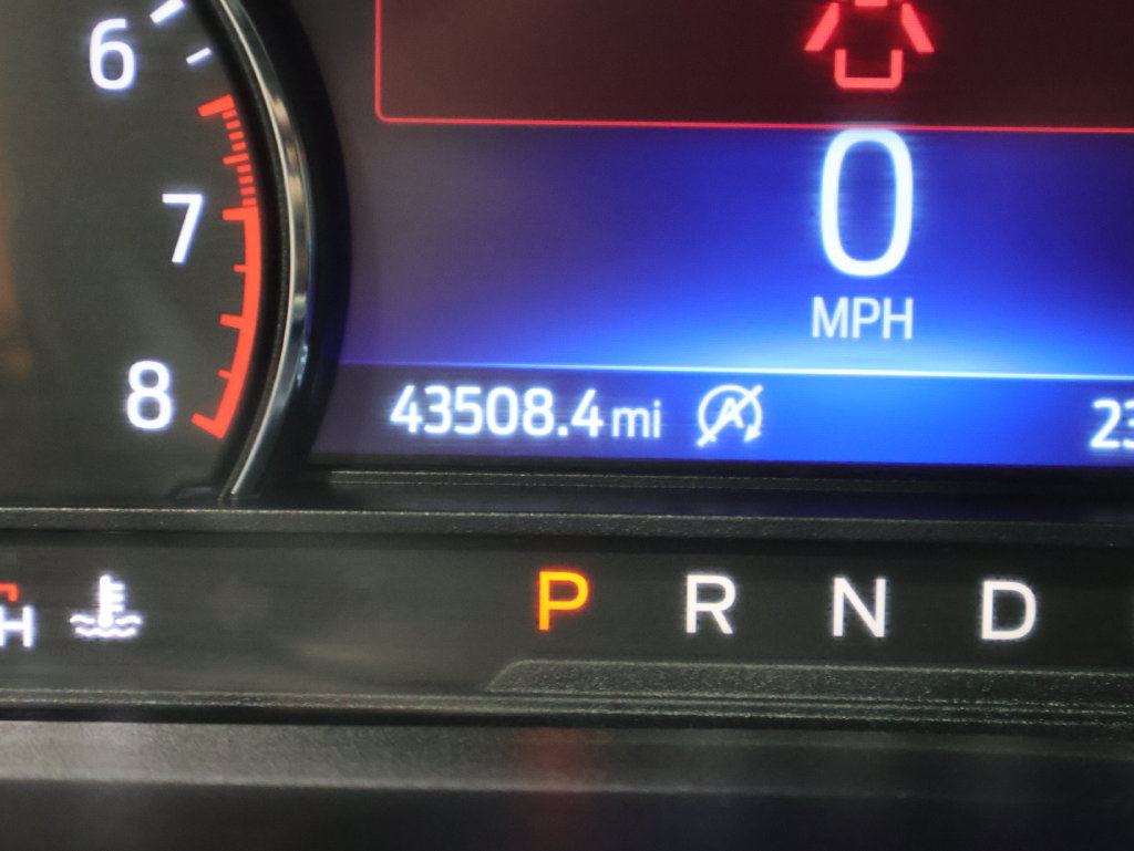 Used 2024 Ford Explorer XLT w/ Equipment Group 202A AWD/4WD image 39