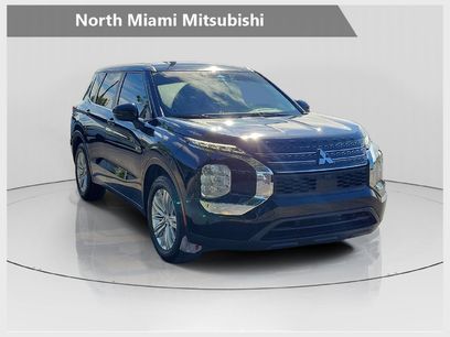 Used 2023 Mitsubishi Outlander ES