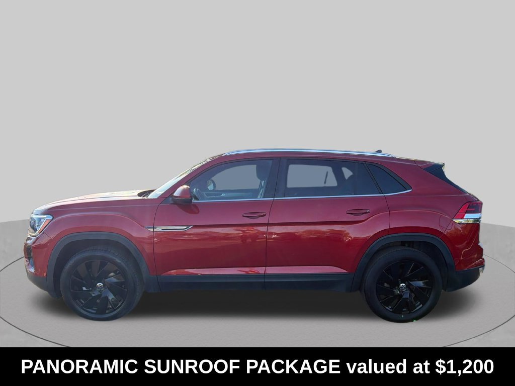 Used 2025 Volkswagen Atlas Cross Sport SE w/ Panoramic Sunroof Package FWD image 2