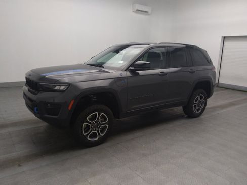 Used 2022 Jeep Grand Cherokee Trailhawk image 2