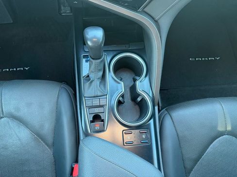 Used 2020 Toyota Camry XSE image 16