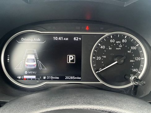 Used 2025 Nissan Versa SV FWD image 38