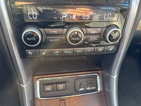Used 2022 Subaru Ascent Touring w/ Popular Package #2A image 12
