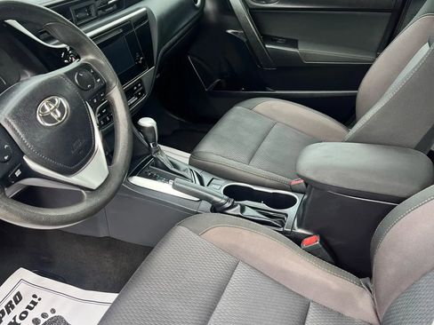 Used 2019 Toyota Corolla L image 12