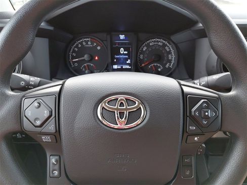 Used 2022 Toyota Tacoma SR image 29