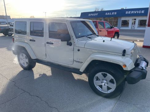 Used 2011 Jeep Wrangler Unlimited Sahara w/ Connectivity Group image 2