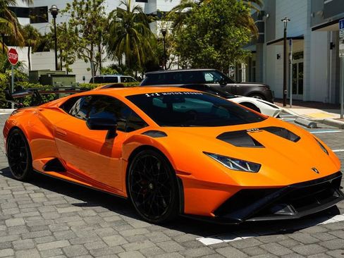 Used 2022 Lamborghini Huracan STO image 32