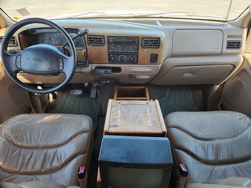 Used 1999 Ford F350 XLT image 10