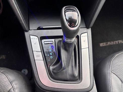 Used 2017 Hyundai Elantra Limited FWD image 20
