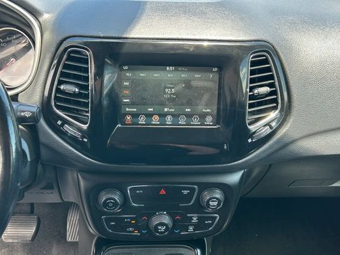 Used 2020 Jeep Compass Latitude FWD image 13