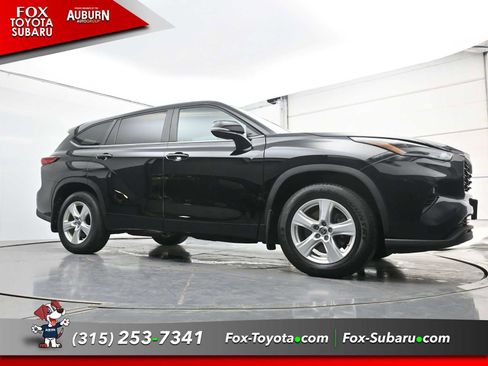 Used 2023 Toyota Highlander LE AWD/4WD image 22