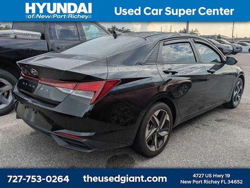 Certified 2023 Hyundai Elantra SEL w/ Convenience Package FWD image 2