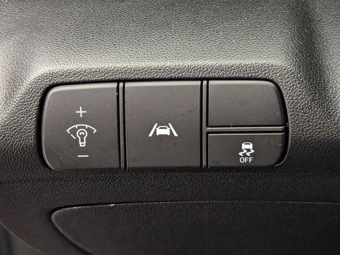 Used 2023 Hyundai Elantra SEL image 13