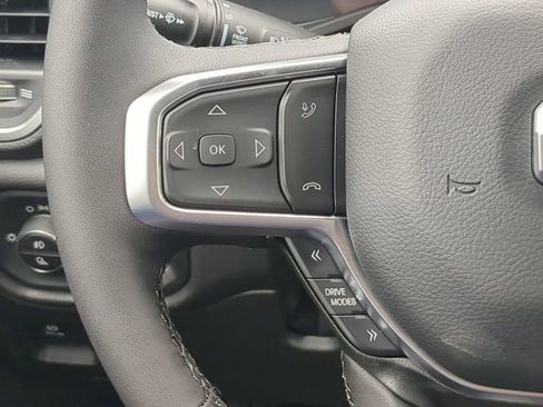 New 2026 RAM 1500 4x4 Crew Cab image 32