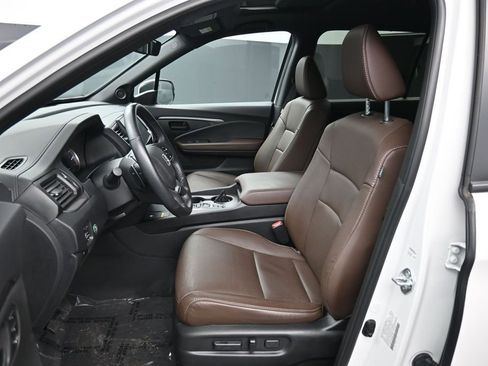 Certified 2024 Honda Passport EX-L image 19