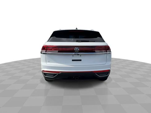 Used 2024 Volkswagen Atlas Cross Sport SE w/ Panoramic Sunroof Package FWD image 7