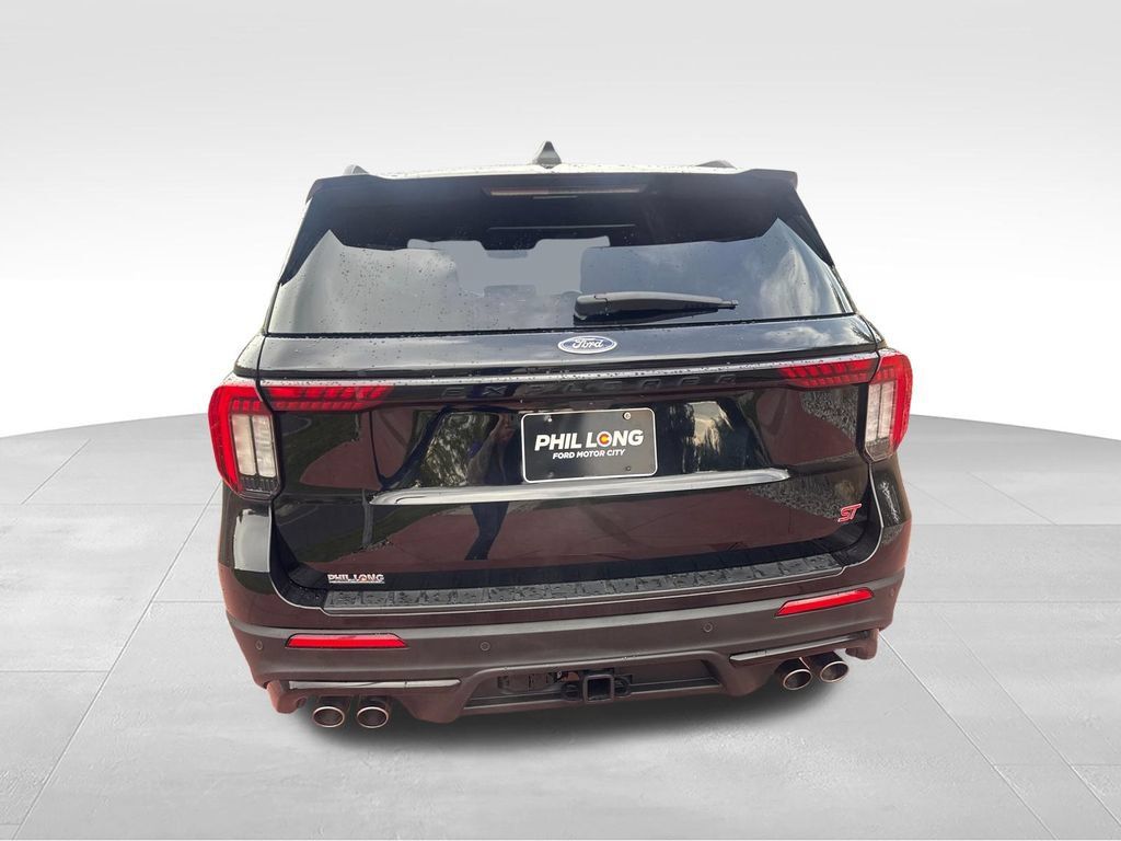 Used 2025 Ford Explorer ST AWD/4WD image 7