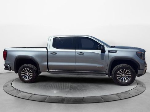 Used 2023 GMC Sierra 1500 AT4 w/ Technology Package AWD/4WD image 4