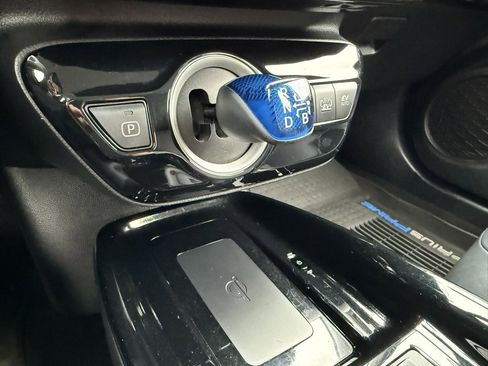 Certified 2021 Toyota Prius Prime Limited image 25