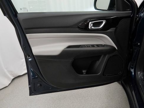 New 2026 Jeep Compass Limited image 27