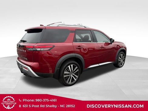 Certified 2023 Nissan Pathfinder Platinum AWD/4WD image 10