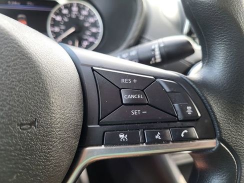 Used 2025 Nissan Sentra SV FWD image 18